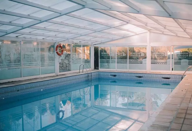 هتل Balneario De Manzanera El Paraíso