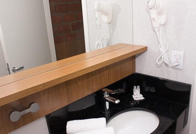 فندق Dela Inn Andradas