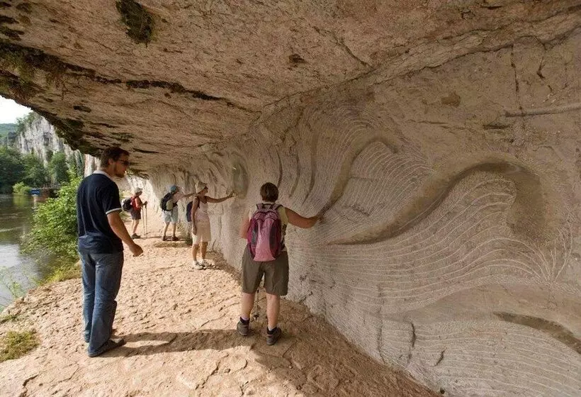 Hotelli Hôtel Les Gabarres