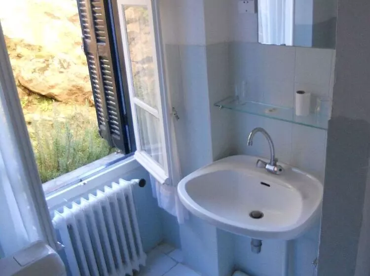 هتل Hôtel U Pozzu