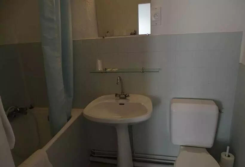 هتل Hôtel U Pozzu