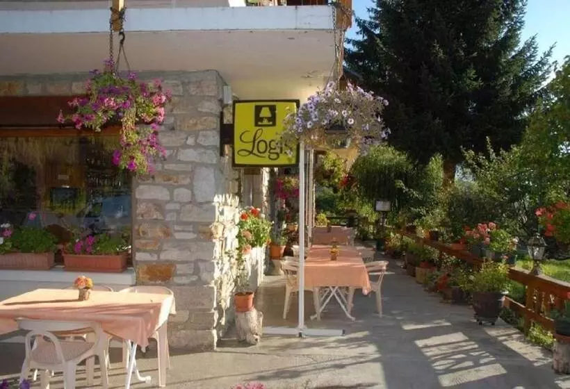 ホテル Restaurant Le Grillon