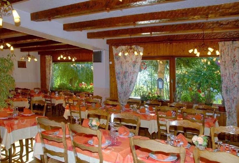 Отель Restaurant Le Grillon