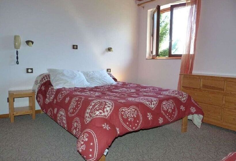 Отель Restaurant Le Grillon