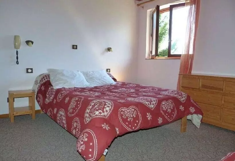 ホテル Restaurant Le Grillon