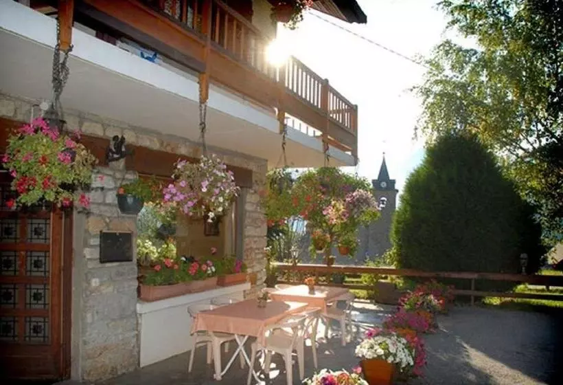 ホテル Restaurant Le Grillon