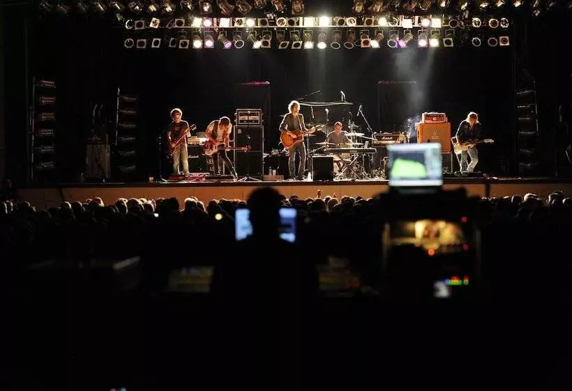 Hotelli Shooting Star Casino &