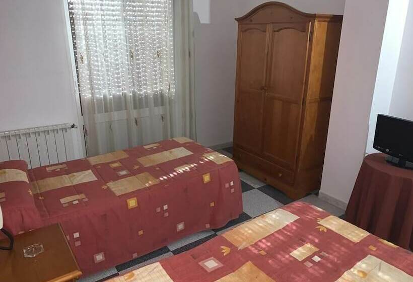 펜션 Hostel Restaurant Leyvamar