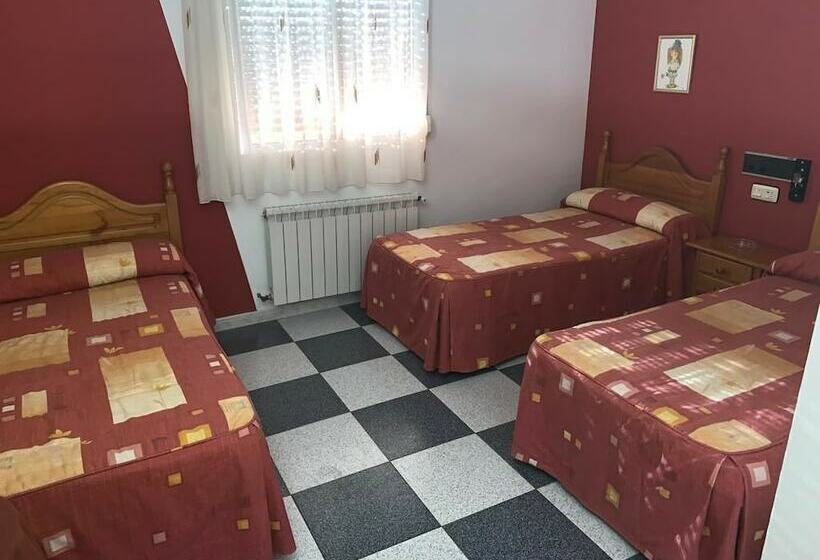 펜션 Hostel Restaurant Leyvamar