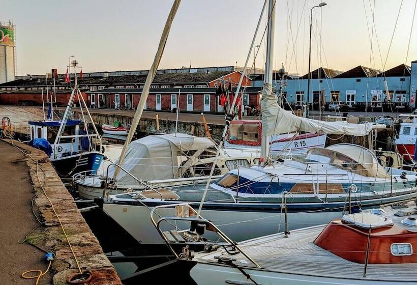 Общежитие Harbour Sleep