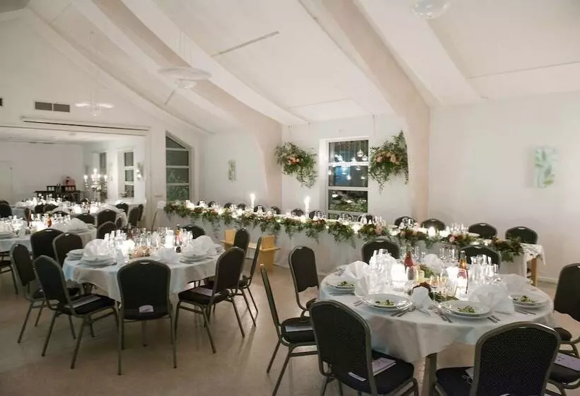 Retkeilymaja Ivögården Mat & Vingård