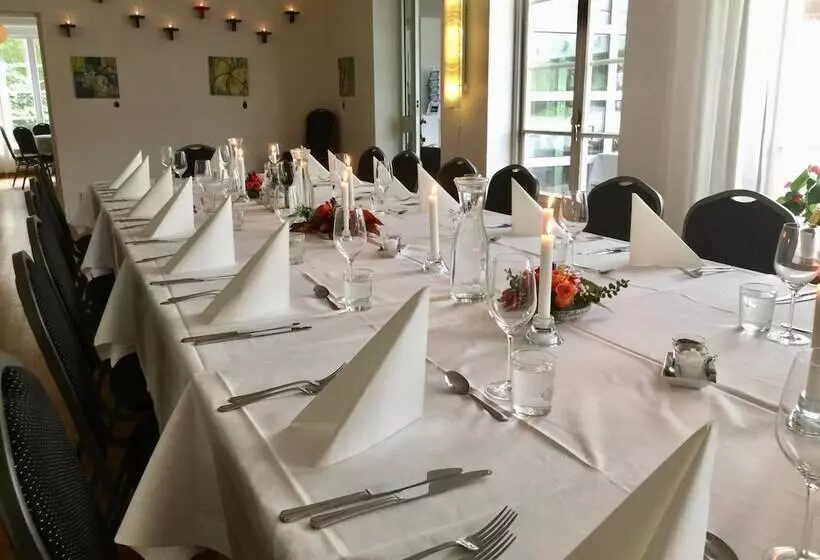 Retkeilymaja Ivögården Mat & Vingård