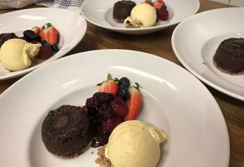 Retkeilymaja Ivögården Mat & Vingård