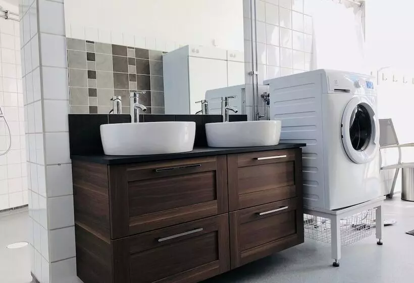 Retkeilymaja Ivögården Mat & Vingård