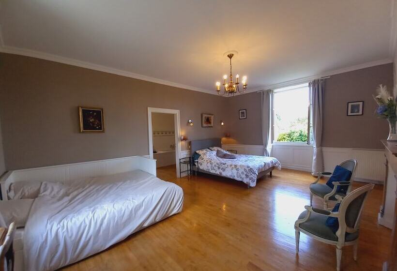 Au Pays De Jacquou : Chambre D’hôtes Et Table D’hôtes