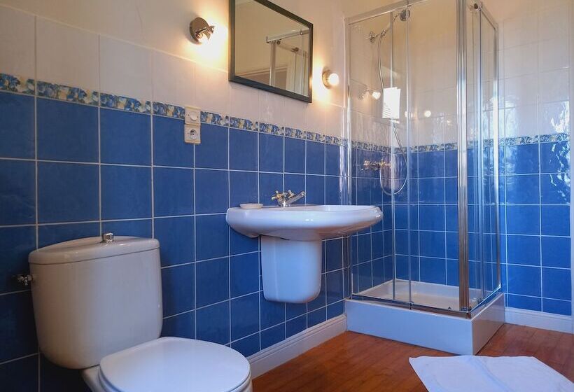 Au Pays De Jacquou : Chambre D’hôtes Et Table D’hôtes