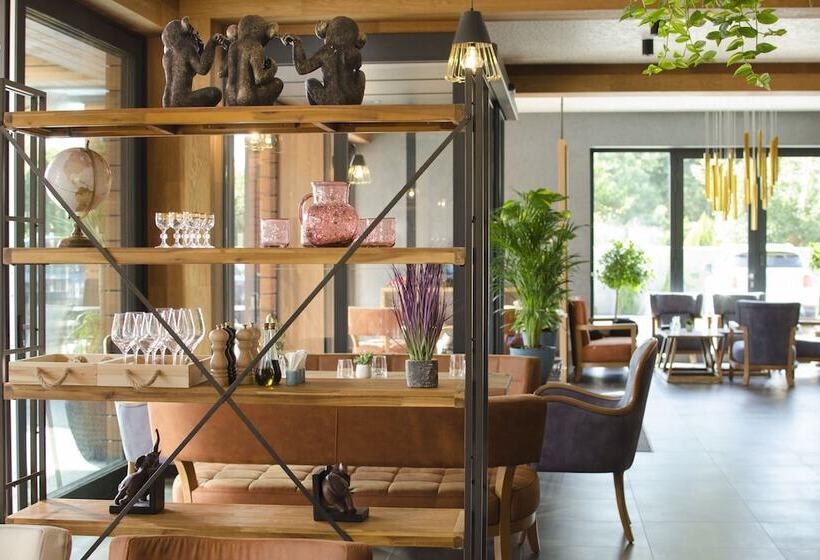 Azza Hotel&restaurant   Self Chek In