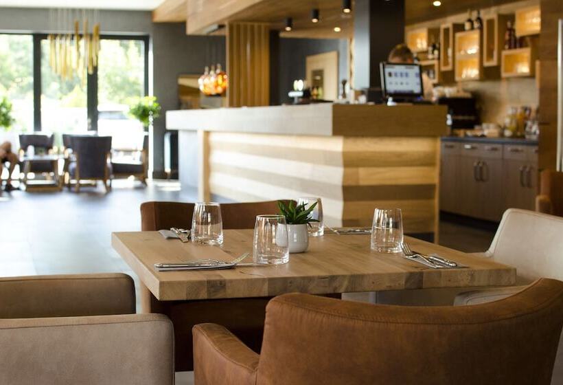 Azza Hotel&restaurant   Self Chek In