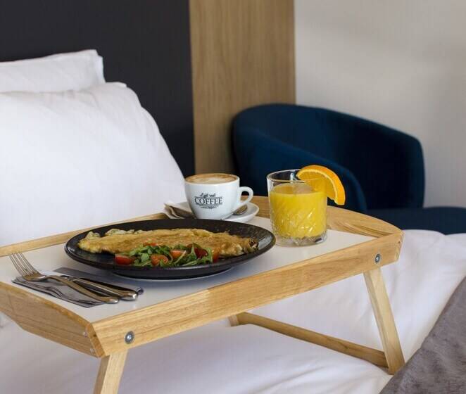 Azza Hotel&restaurant   Self Chek In