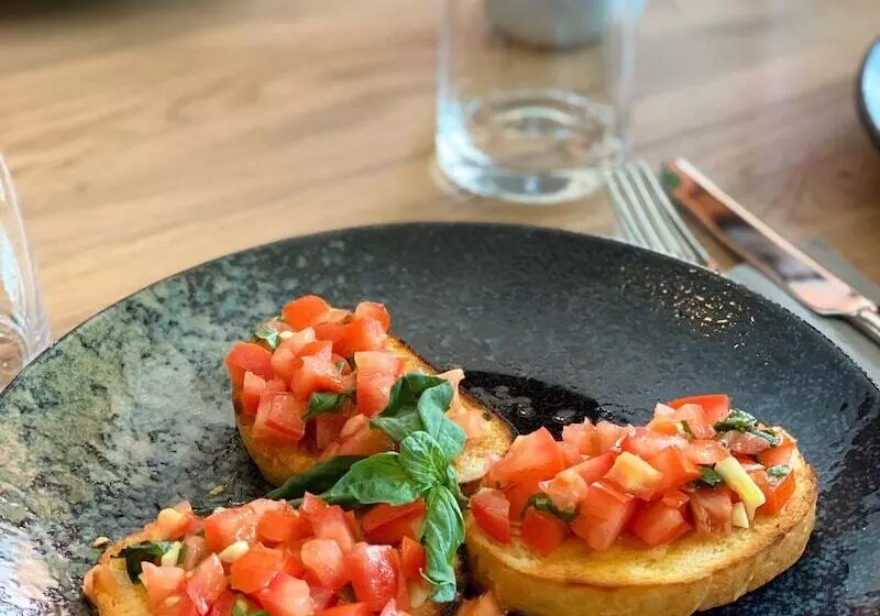 Azza Hotel&restaurant   Self Chek In