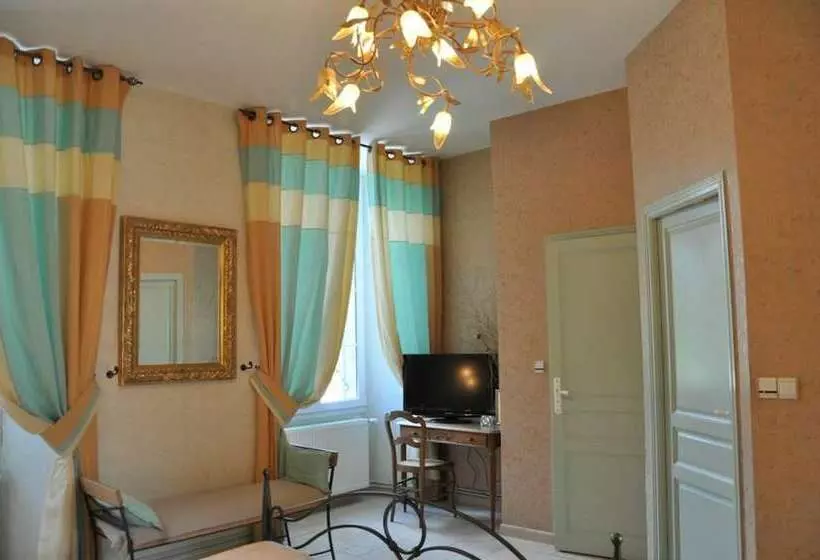 Aamiaismajoitus (B&B) Château De Cuisles