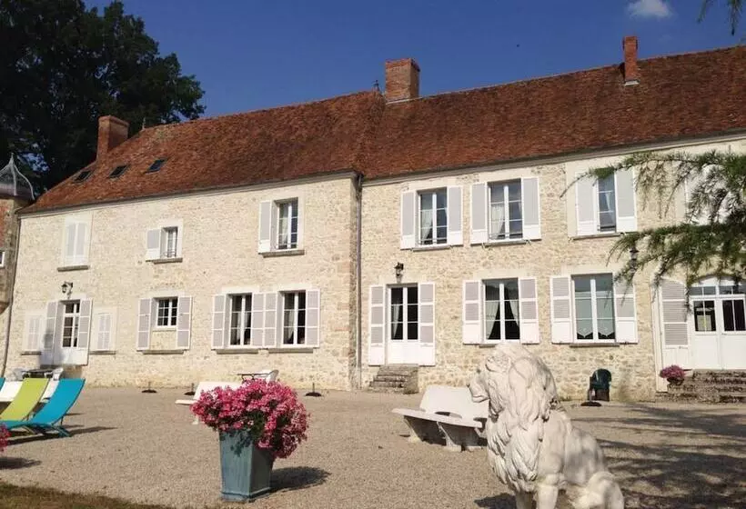 Aamiaismajoitus (B&B) Château De Cuisles