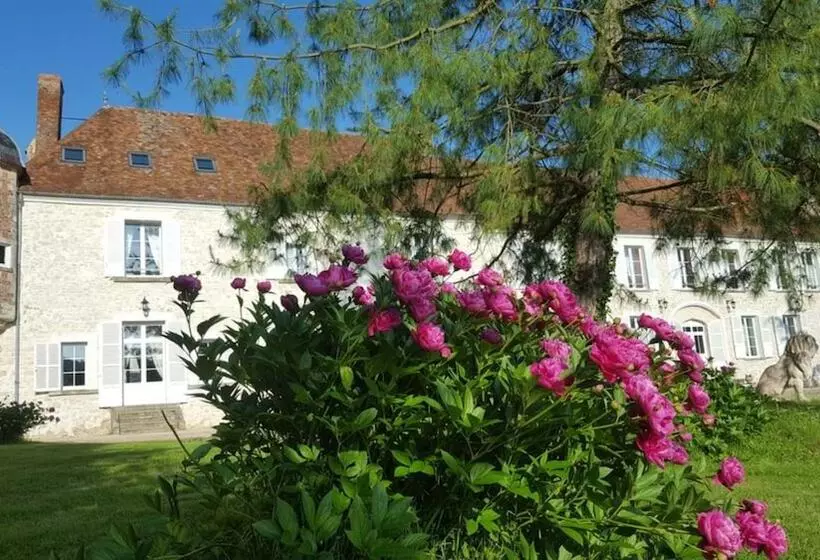 Aamiaismajoitus (B&B) Château De Cuisles