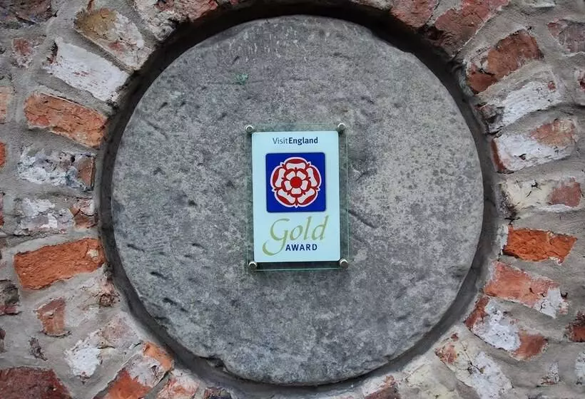 Aamiaismajoitus (B&B) Home Farm & Lodge