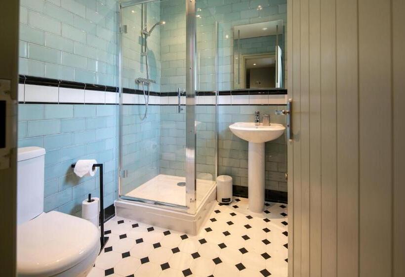 민박 The Cowdray Arms