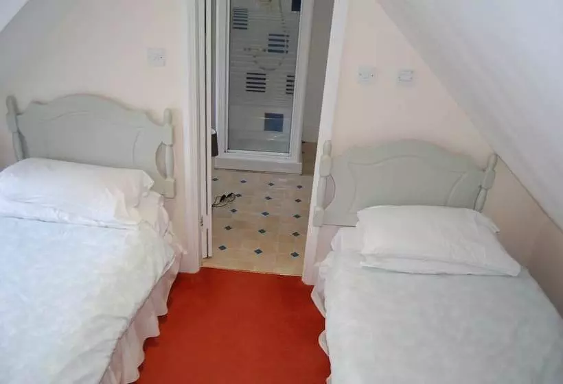 Gorselands Hall Bed And Breakfast