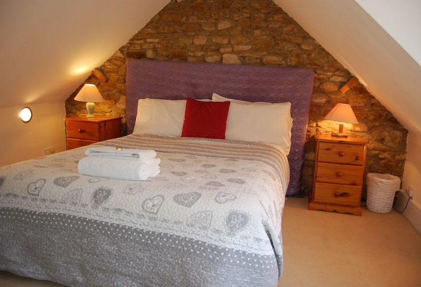 Gorselands Hall Bed And Breakfast