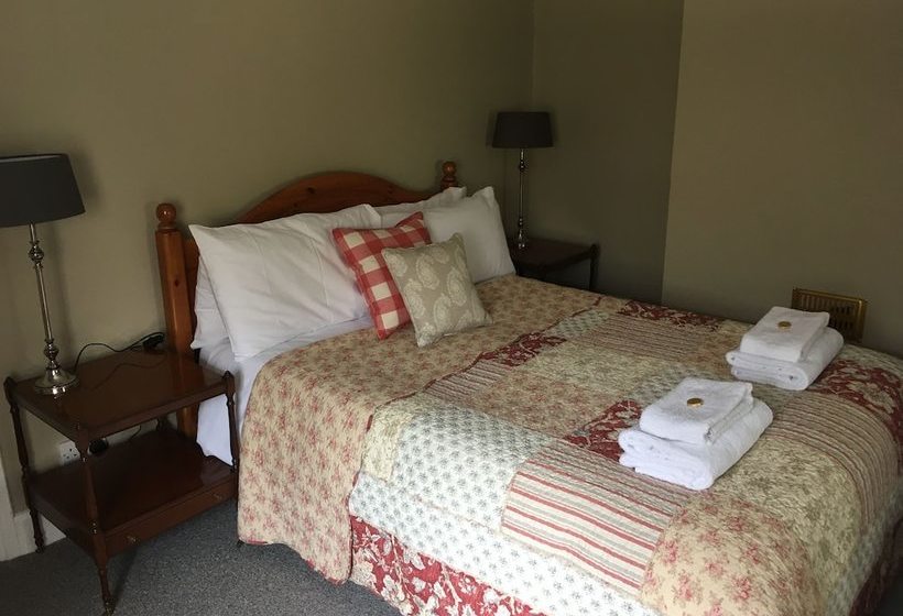 Gorselands Hall Bed And Breakfast