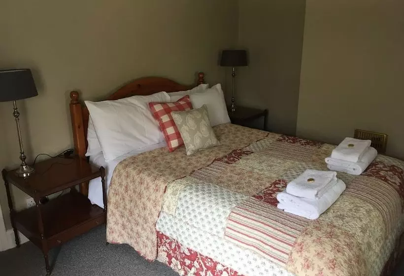 Gorselands Hall Bed And Breakfast