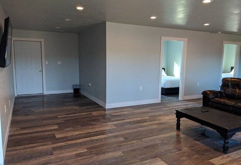 호텔 Bear River Hot Springs