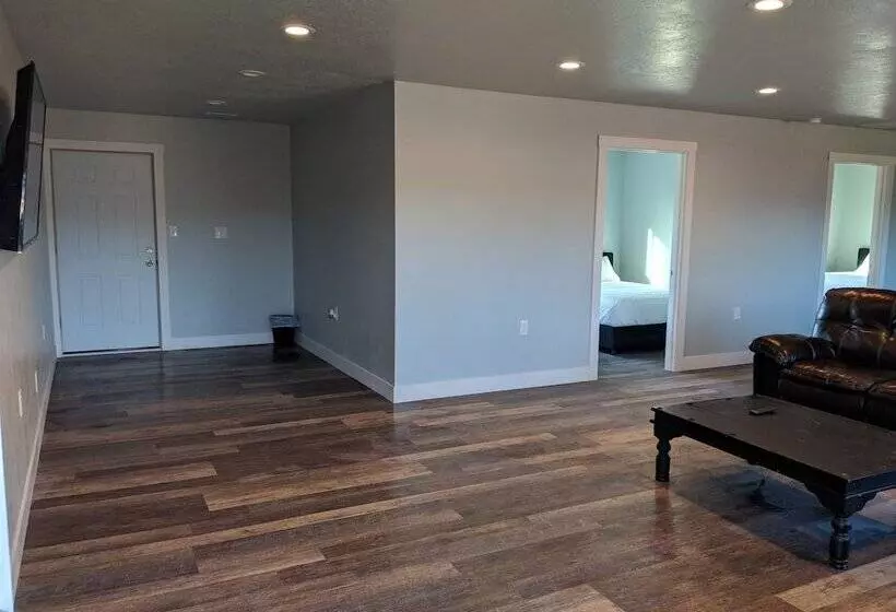 ホテル Bear River Hot Springs