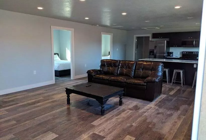 ホテル Bear River Hot Springs