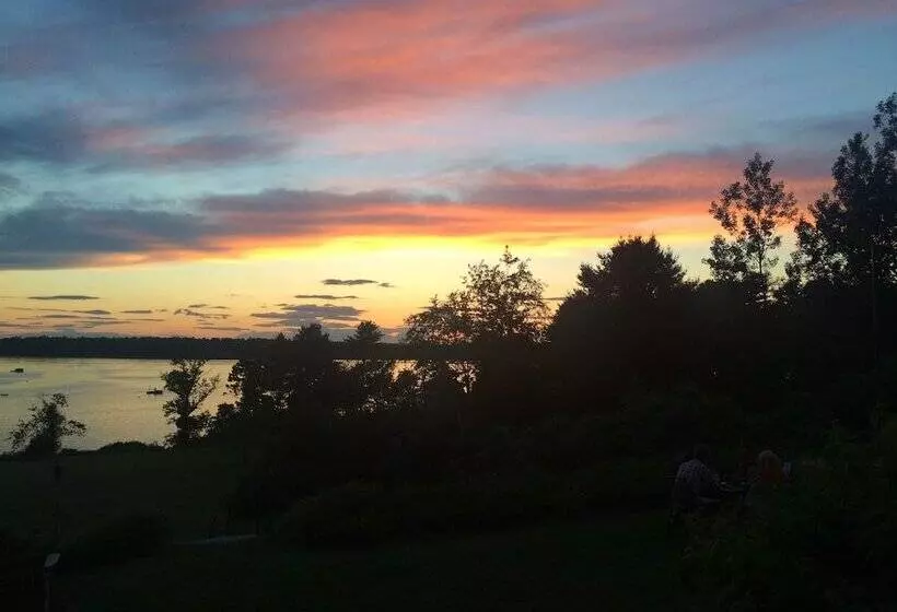 Hotelli Chebeague Island Inn