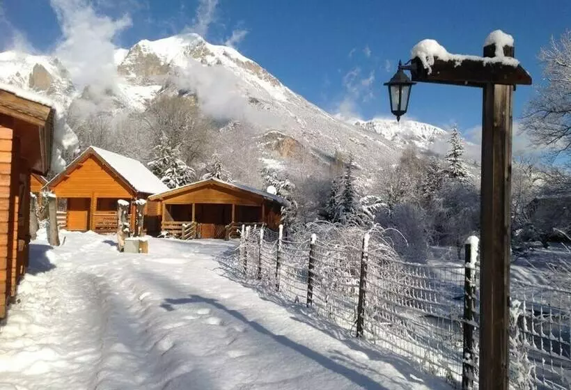 Hotelli Camping, Hôtel De Plein Air Les Cariamas