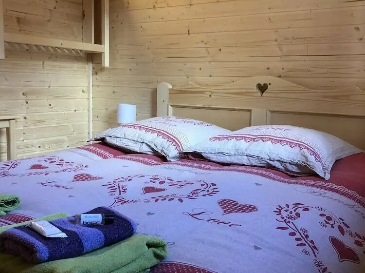 Hotelli Camping, Hôtel De Plein Air Les Cariamas