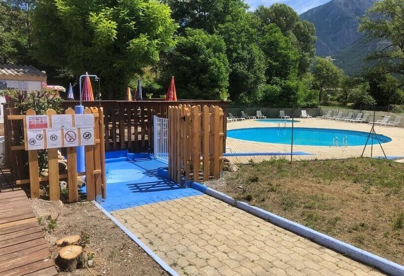 ホテル Camping, Hôtel De Plein Air Les Cariamas