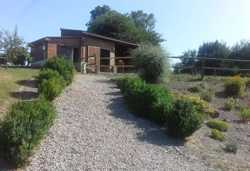 Hotelli Gite Hôtel Chambre D  Hôtes Et Roulottes Et Du Ternois