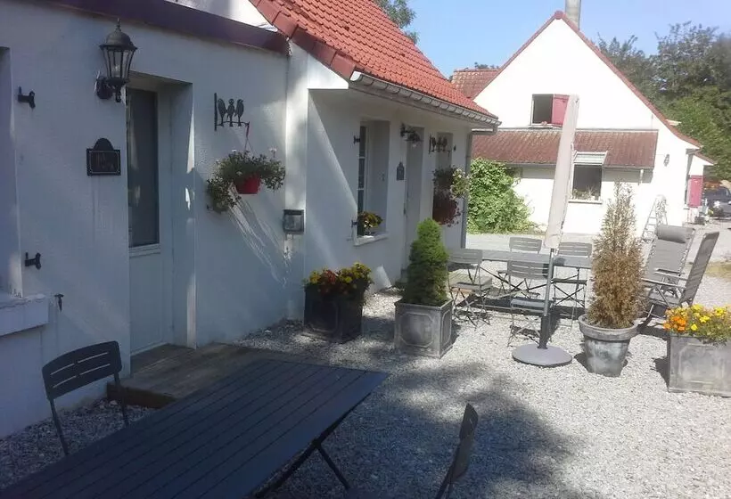 Hotelli Gite Hôtel Chambre D  Hôtes Et Roulottes Et Du Ternois