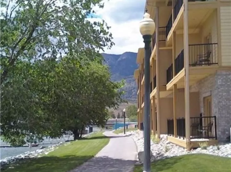 Hotelli Howards On The River