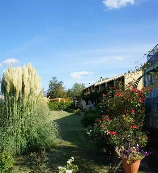 Hotelli Les Cavalets