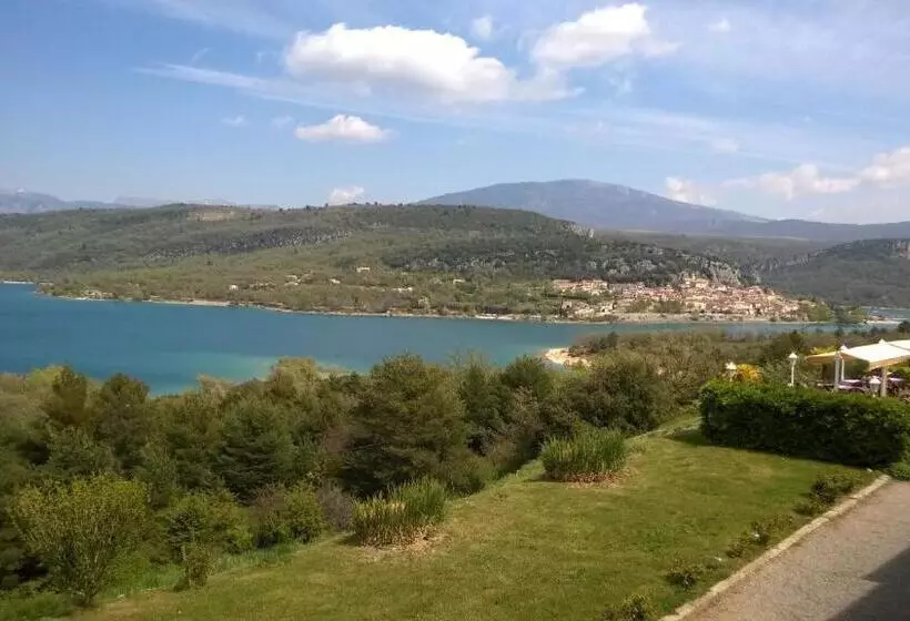 Hotelli Les Cavalets