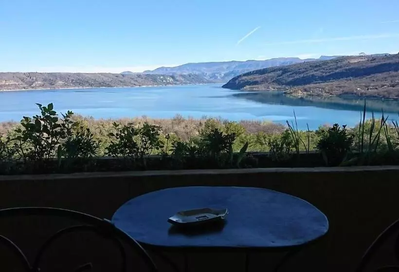 Hotelli Les Cavalets