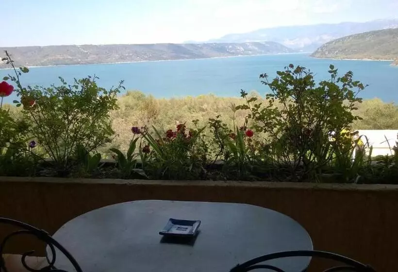 Hotelli Les Cavalets