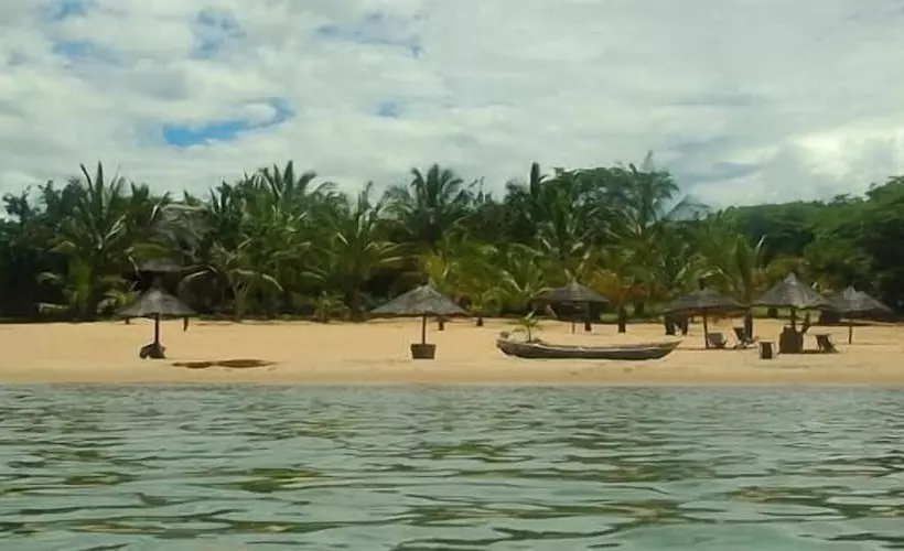 هتل Isanga Bay