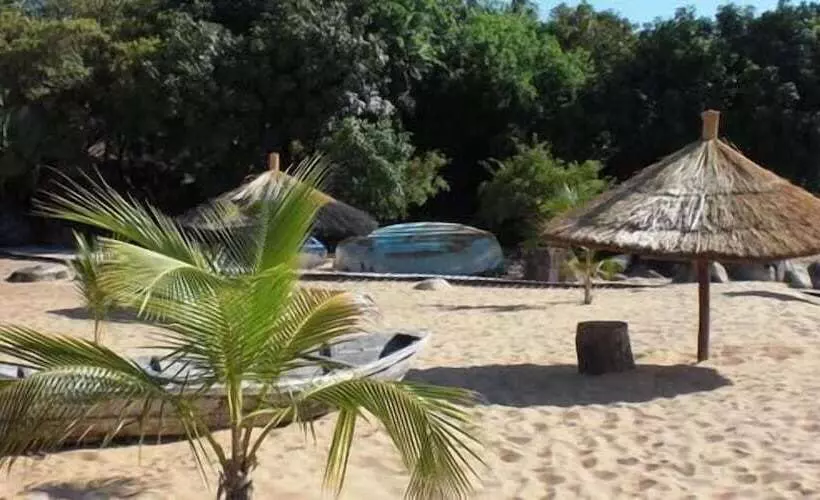 هتل Isanga Bay