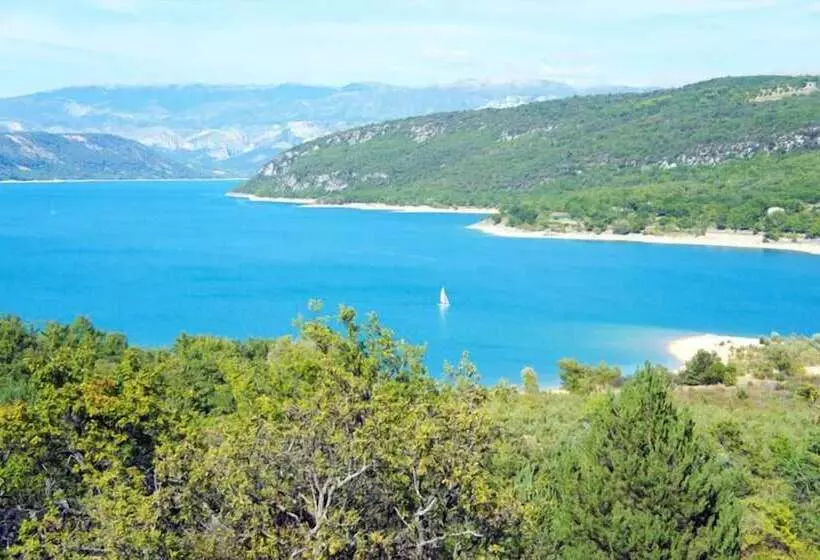 Hotelli Les Cavalets